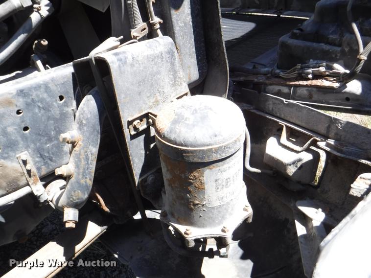 image for item DA1743 1996 Freightliner FLD semi truck