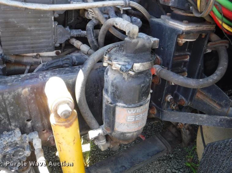 image for item DA1743 1996 Freightliner FLD semi truck