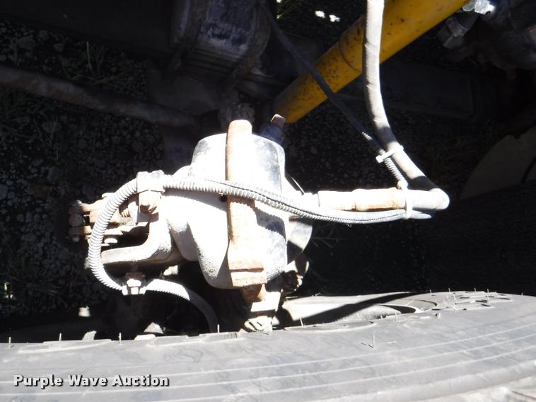 image for item DA1743 1996 Freightliner FLD semi truck