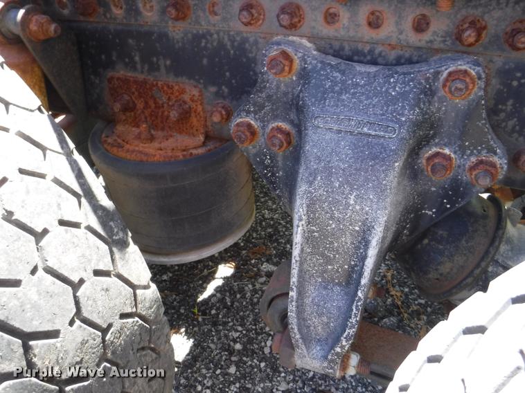 image for item DA1743 1996 Freightliner FLD semi truck