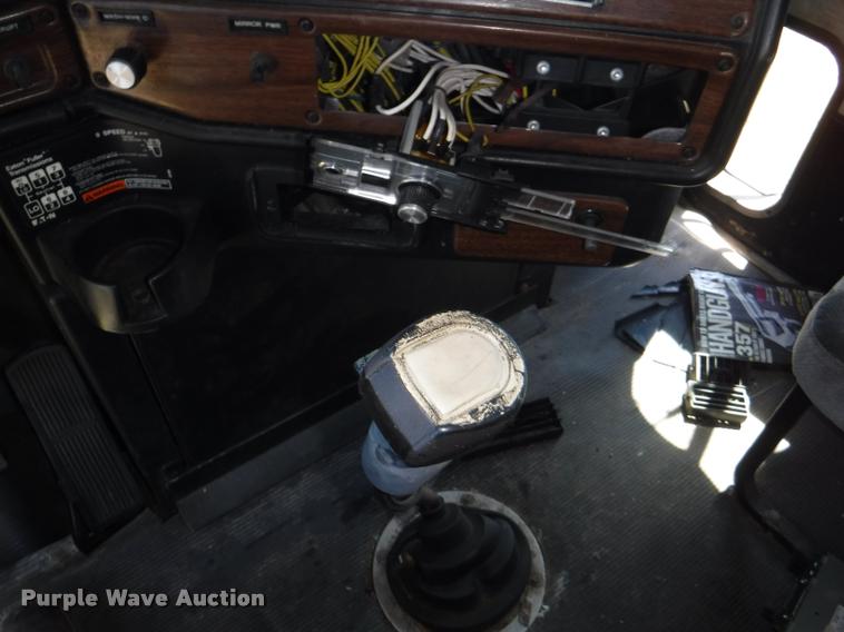 image for item DA1743 1996 Freightliner FLD semi truck