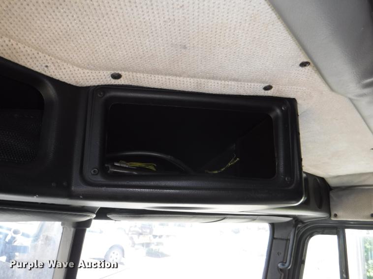 image for item DA1743 1996 Freightliner FLD semi truck