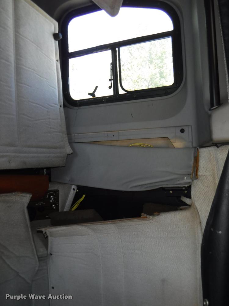 image for item DA1743 1996 Freightliner FLD semi truck