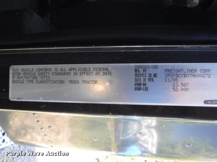 image for item DA1743 1996 Freightliner FLD semi truck