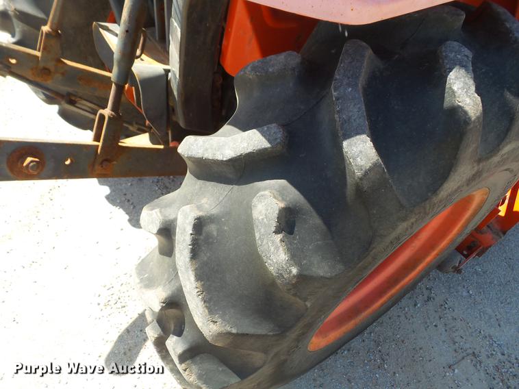image for item DB6085 Kubota B2400 MFWD tractor