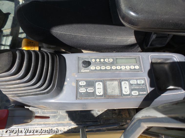 image for item DB6086 2005 Komatsu PC200LC-7 excavator