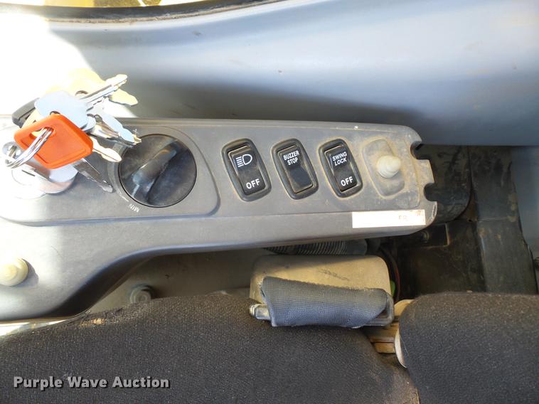 image for item DB6086 2005 Komatsu PC200LC-7 excavator