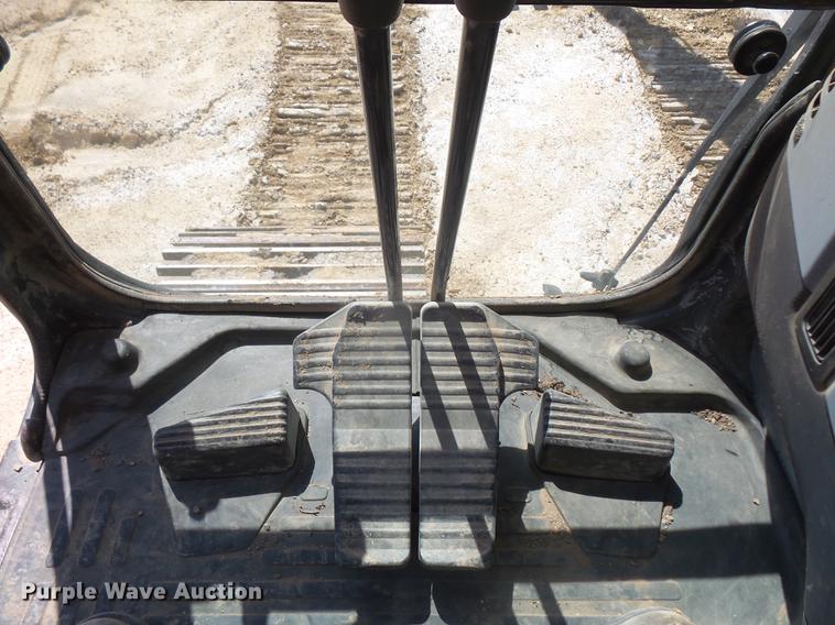 image for item DB6086 2005 Komatsu PC200LC-7 excavator