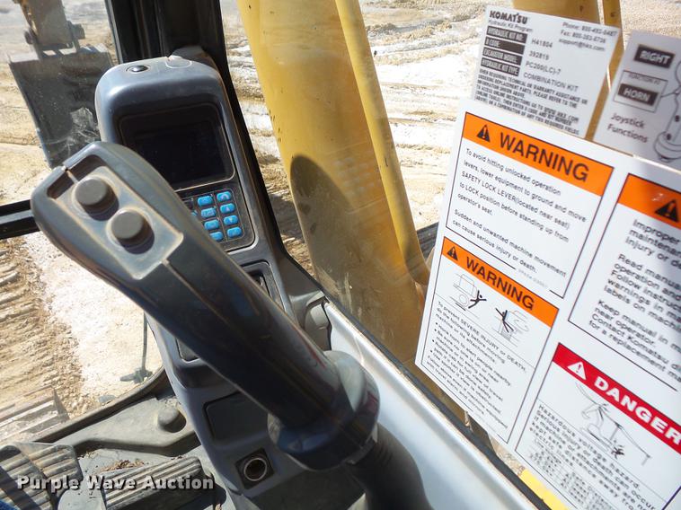 image for item DB6086 2005 Komatsu PC200LC-7 excavator