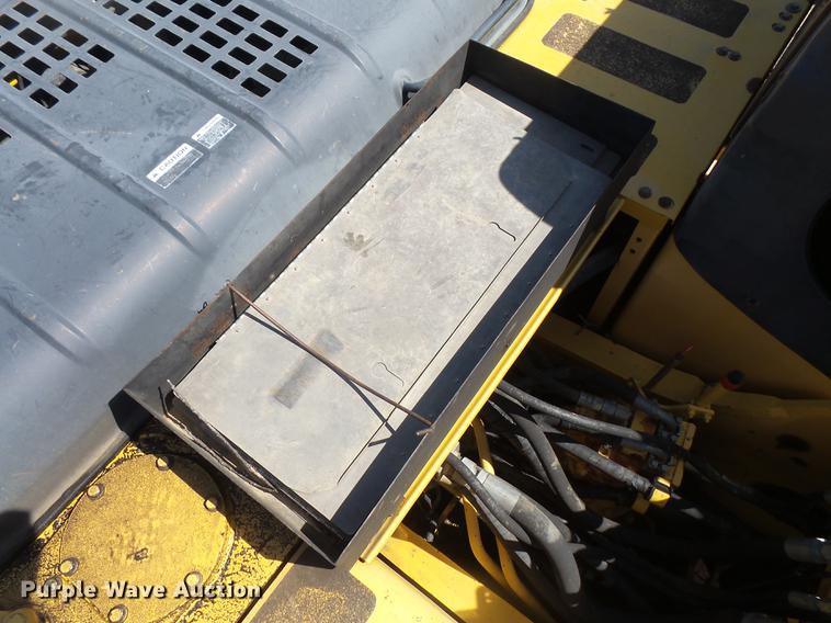 image for item DB6086 2005 Komatsu PC200LC-7 excavator