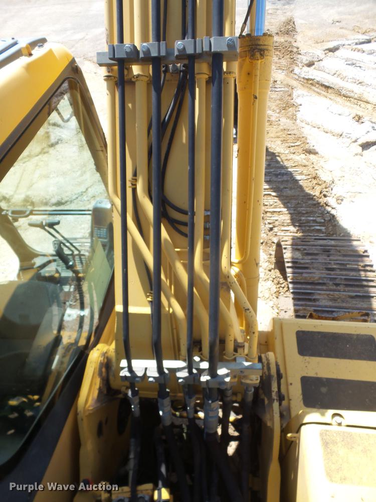 image for item DB6086 2005 Komatsu PC200LC-7 excavator