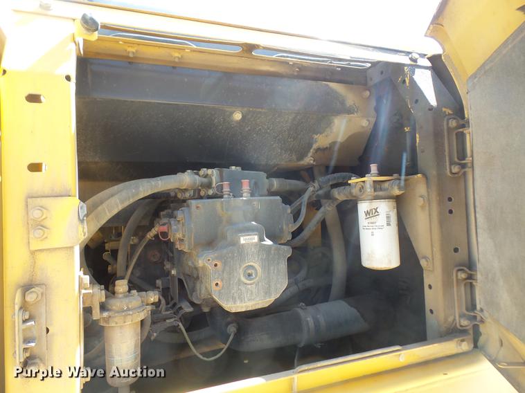 image for item DB6086 2005 Komatsu PC200LC-7 excavator