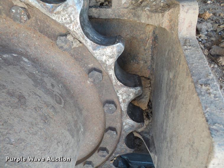 image for item DB6086 2005 Komatsu PC200LC-7 excavator