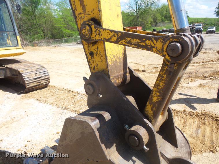 image for item DB6086 2005 Komatsu PC200LC-7 excavator