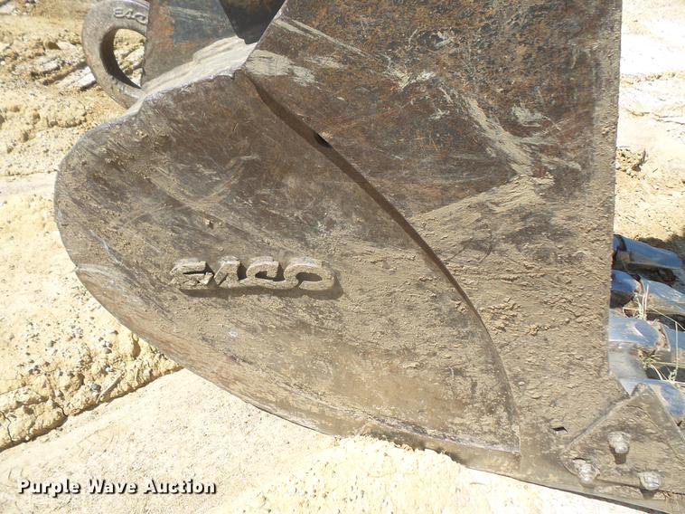 image for item DB6086 2005 Komatsu PC200LC-7 excavator