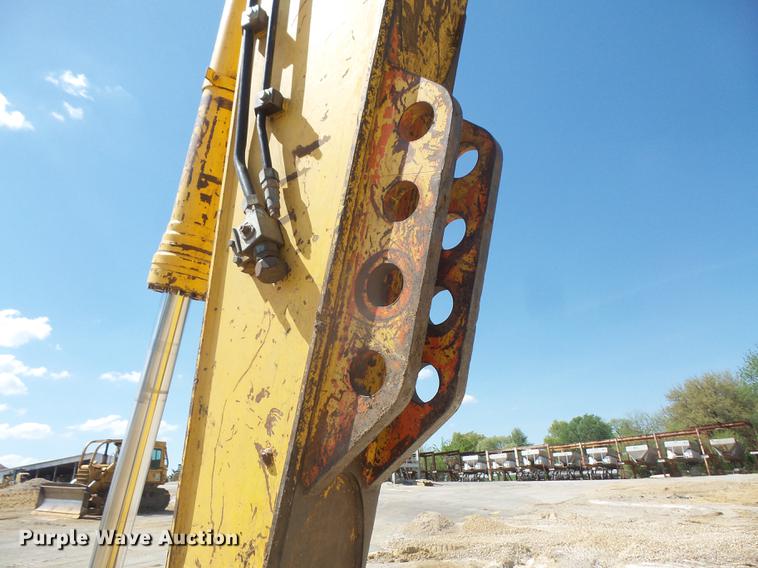 image for item DB6086 2005 Komatsu PC200LC-7 excavator