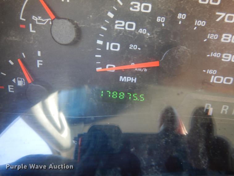 image for item DB6102 2003 Ford F250 Super Duty XLT utility bed pickup truck