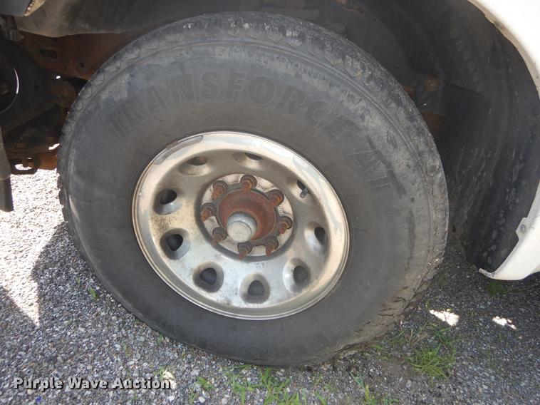 image for item DB6102 2003 Ford F250 Super Duty XLT utility bed pickup truck