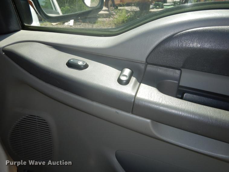 image for item DB6102 2003 Ford F250 Super Duty XLT utility bed pickup truck