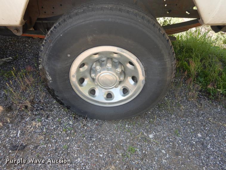 image for item DB6102 2003 Ford F250 Super Duty XLT utility bed pickup truck