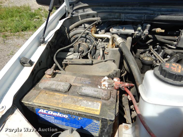 image for item DB6103 2004 Ford F250 Super Duty XLT utility bed pickup truck