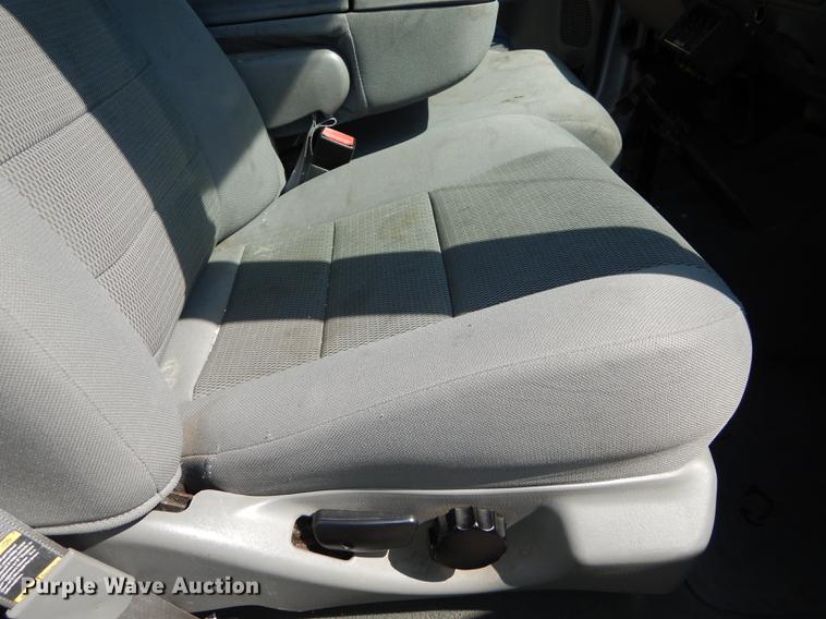 image for item DB6103 2004 Ford F250 Super Duty XLT utility bed pickup truck