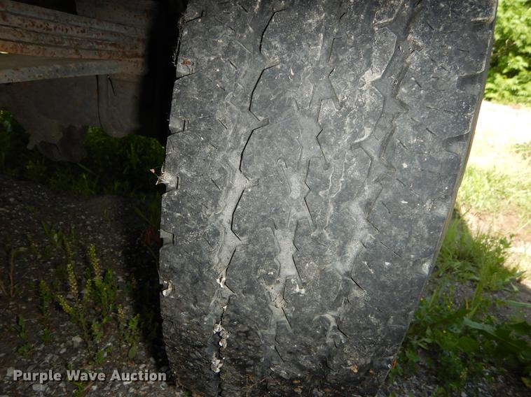 image for item DB6103 2004 Ford F250 Super Duty XLT utility bed pickup truck