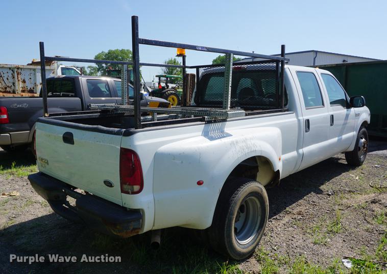 image for item DB6104 2005 Ford F350 Super Duty XL Crew Cab pickup truck