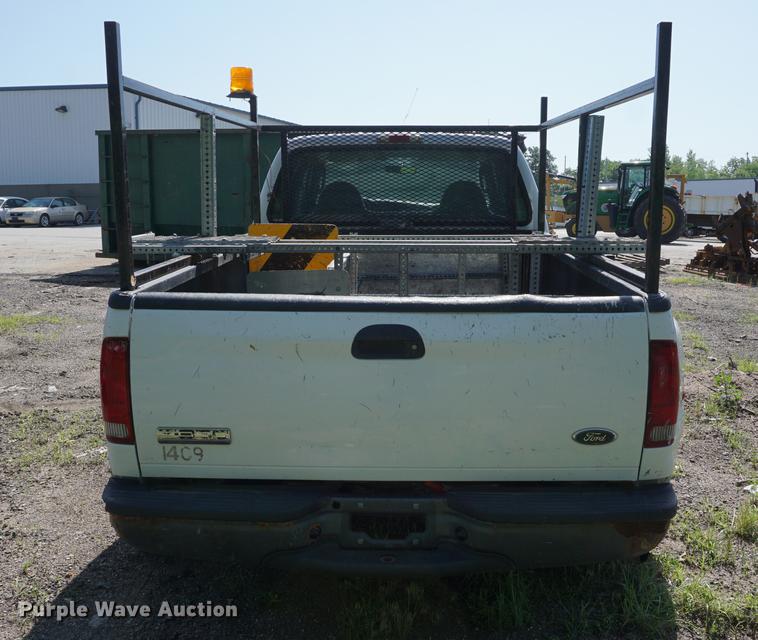 image for item DB6104 2005 Ford F350 Super Duty XL Crew Cab pickup truck