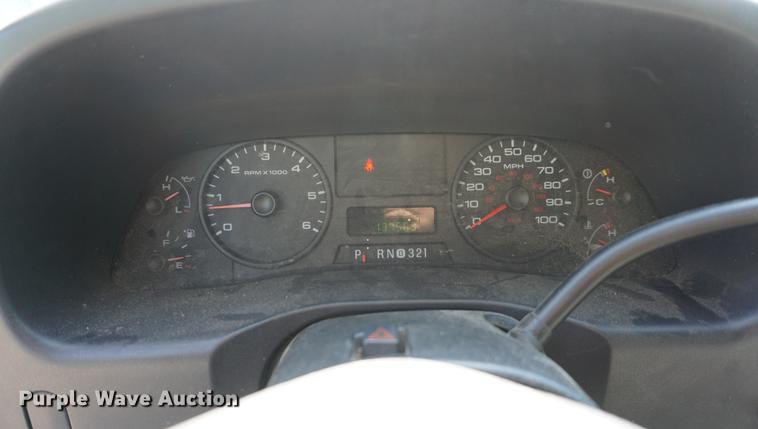 image for item DB6104 2005 Ford F350 Super Duty XL Crew Cab pickup truck