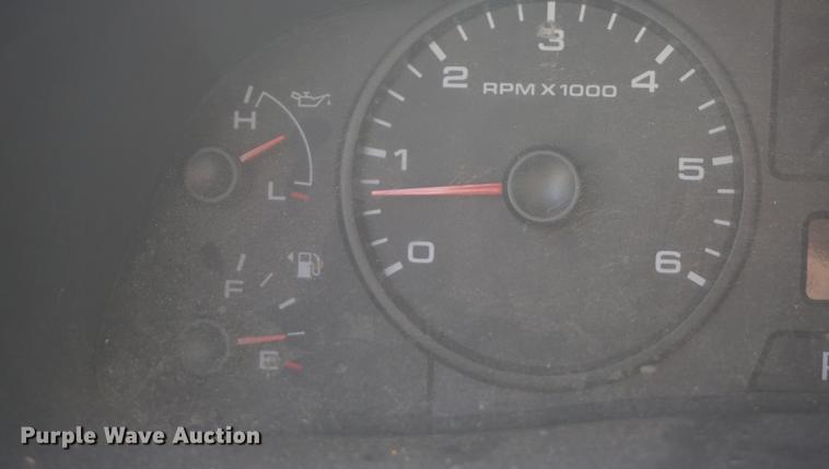 image for item DB6104 2005 Ford F350 Super Duty XL Crew Cab pickup truck