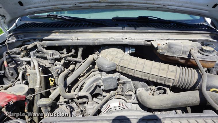 image for item DB6104 2005 Ford F350 Super Duty XL Crew Cab pickup truck