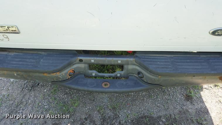 image for item DB6104 2005 Ford F350 Super Duty XL Crew Cab pickup truck