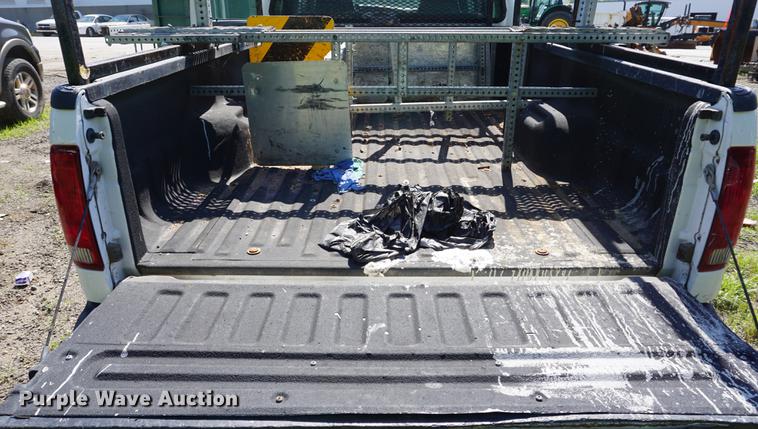 image for item DB6104 2005 Ford F350 Super Duty XL Crew Cab pickup truck