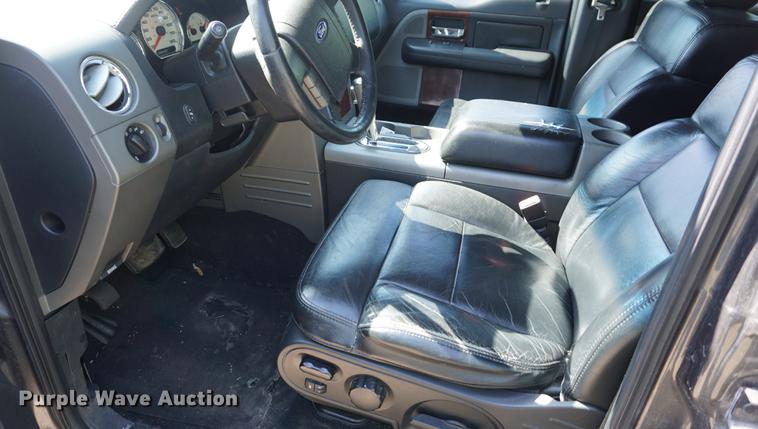 image for item DB6105 2005 Ford F150 Lariat SuperCrew pickup truck