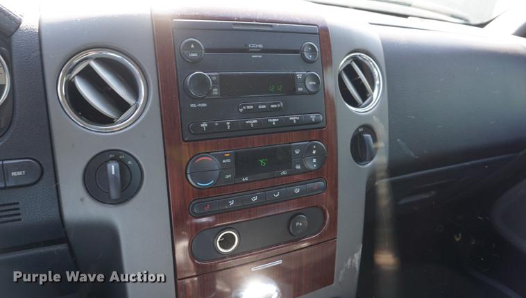 image for item DB6105 2005 Ford F150 Lariat SuperCrew pickup truck