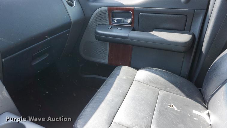 image for item DB6105 2005 Ford F150 Lariat SuperCrew pickup truck