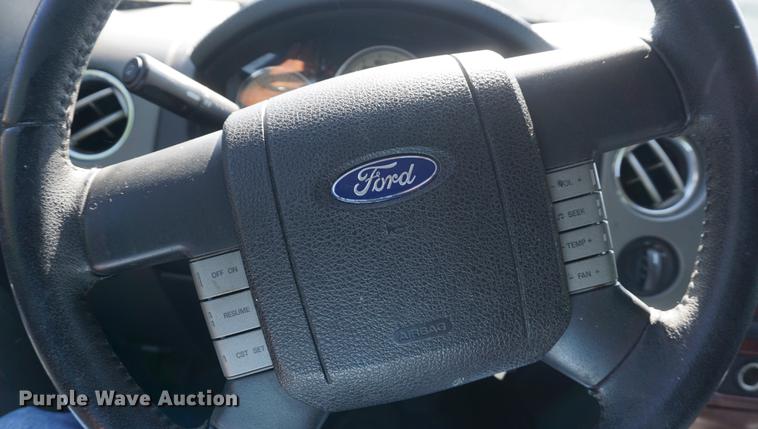 image for item DB6105 2005 Ford F150 Lariat SuperCrew pickup truck