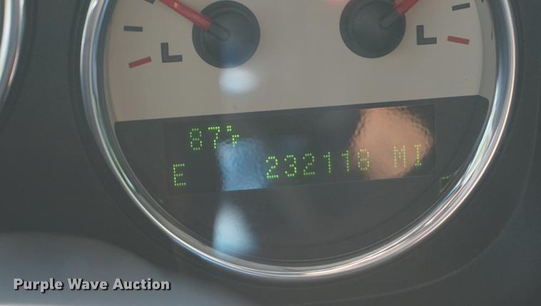 image for item DB6105 2005 Ford F150 Lariat SuperCrew pickup truck