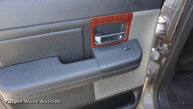 image for item DB6105 2005 Ford F150 Lariat SuperCrew pickup truck