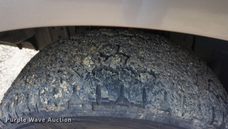 image for item DB6105 2005 Ford F150 Lariat SuperCrew pickup truck