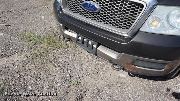 image for item DB6105 2005 Ford F150 Lariat SuperCrew pickup truck