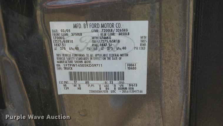 image for item DB6105 2005 Ford F150 Lariat SuperCrew pickup truck