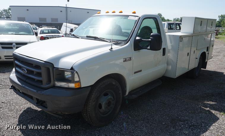 image for item DB6107 2003 Ford F350 Super Duty XL utility bed pickup truck