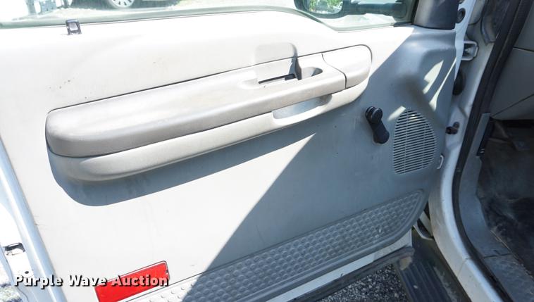 image for item DB6107 2003 Ford F350 Super Duty XL utility bed pickup truck