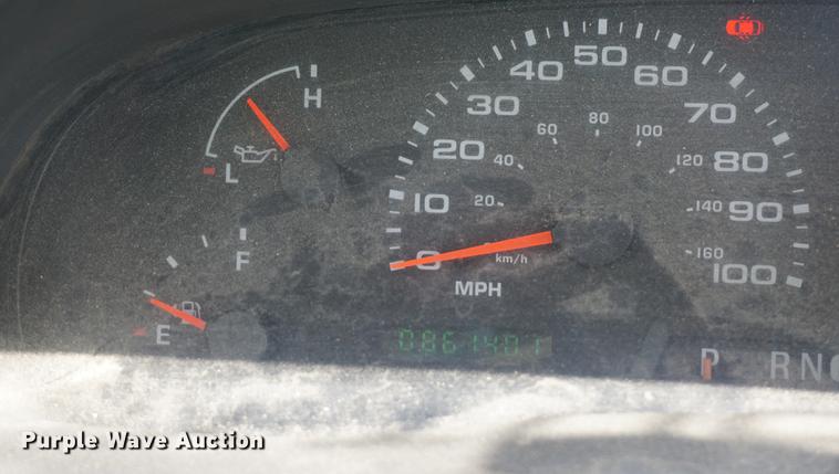 image for item DB6107 2003 Ford F350 Super Duty XL utility bed pickup truck