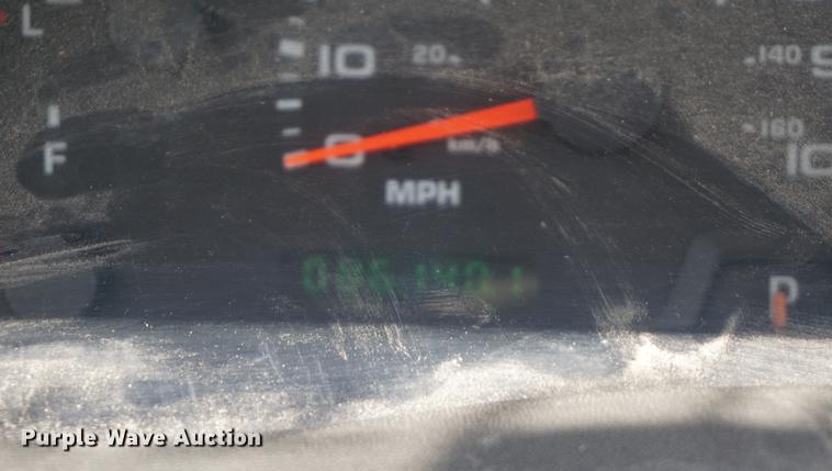 image for item DB6107 2003 Ford F350 Super Duty XL utility bed pickup truck