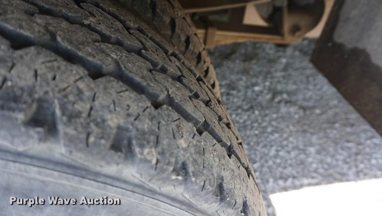 image for item DB6107 2003 Ford F350 Super Duty XL utility bed pickup truck