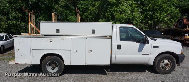 image for item DB6108 2004 Ford F350 Super Duty XL utility bed pickup truck