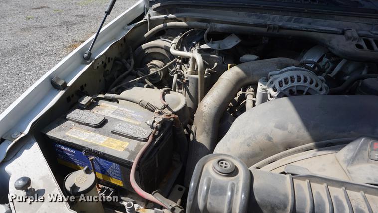 image for item DB6108 2004 Ford F350 Super Duty XL utility bed pickup truck